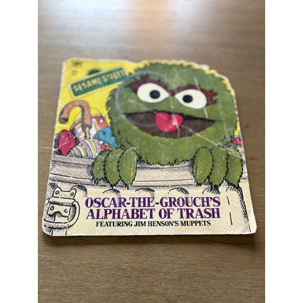 Sesame Street Oscar the Grouch Alphabet Trash VTG 1977 Copyright First Printing